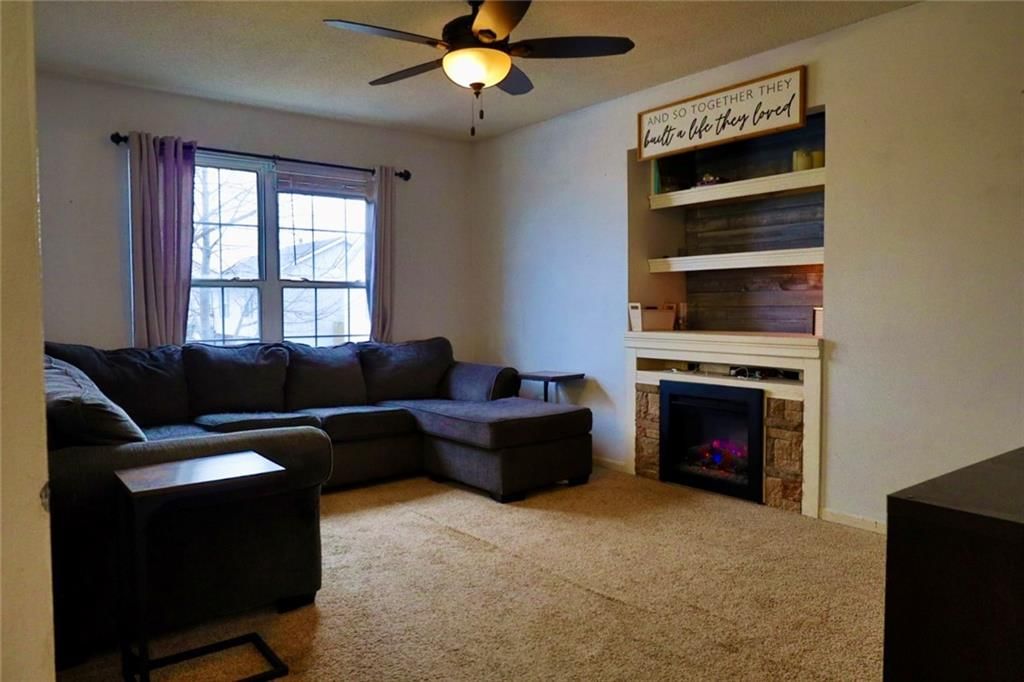 411 College Terrace — photo 3