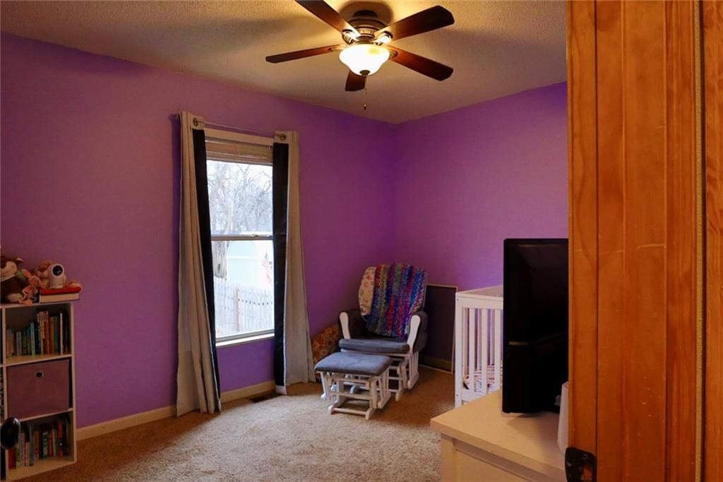 411 College Terrace — photo 12