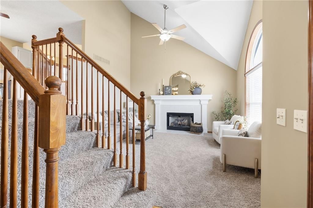 709 Red Maple Drive — photo 4