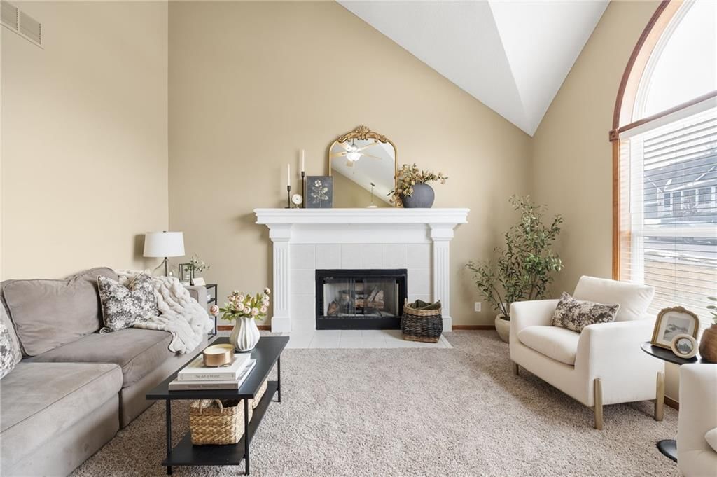709 Red Maple Drive — photo 6