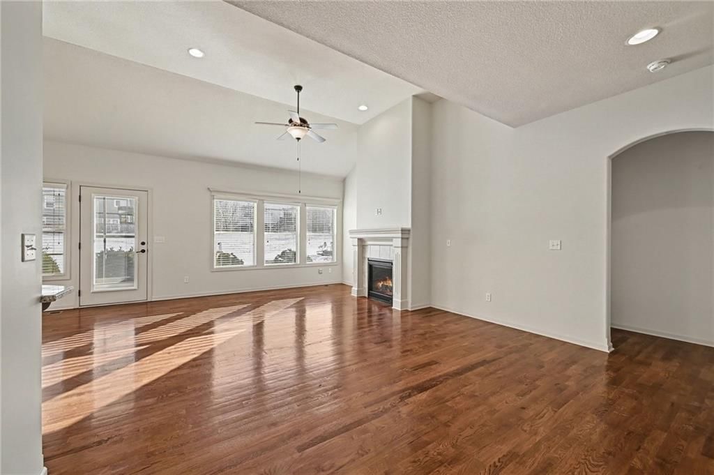 217 Ashmont Drive — photo 4