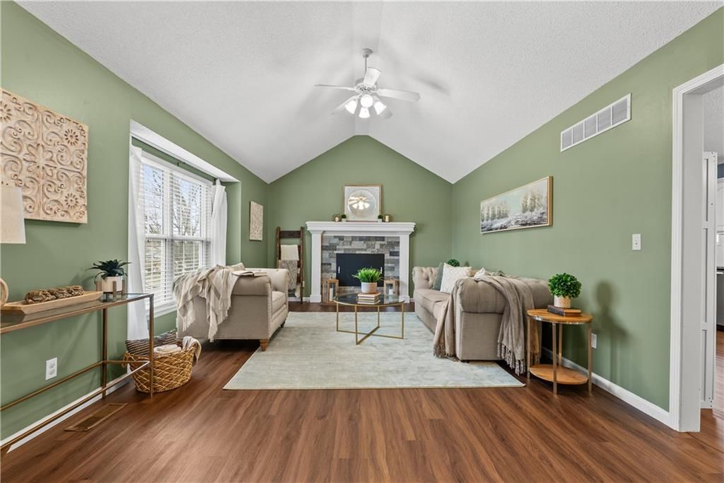 2617 NW Richard Drive, Blue Springs, MO