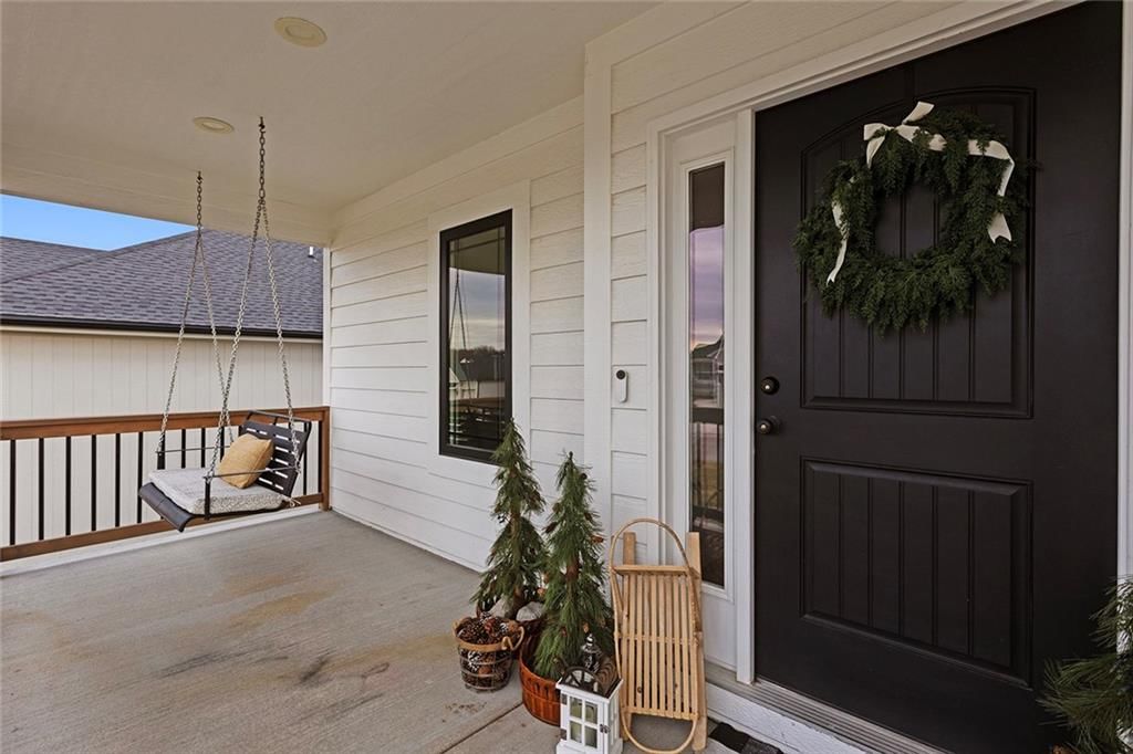 601 SW Meadowood Drive — photo 2