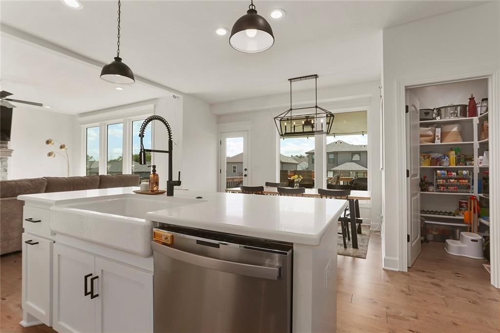 601 SW Meadowood Drive — photo 16