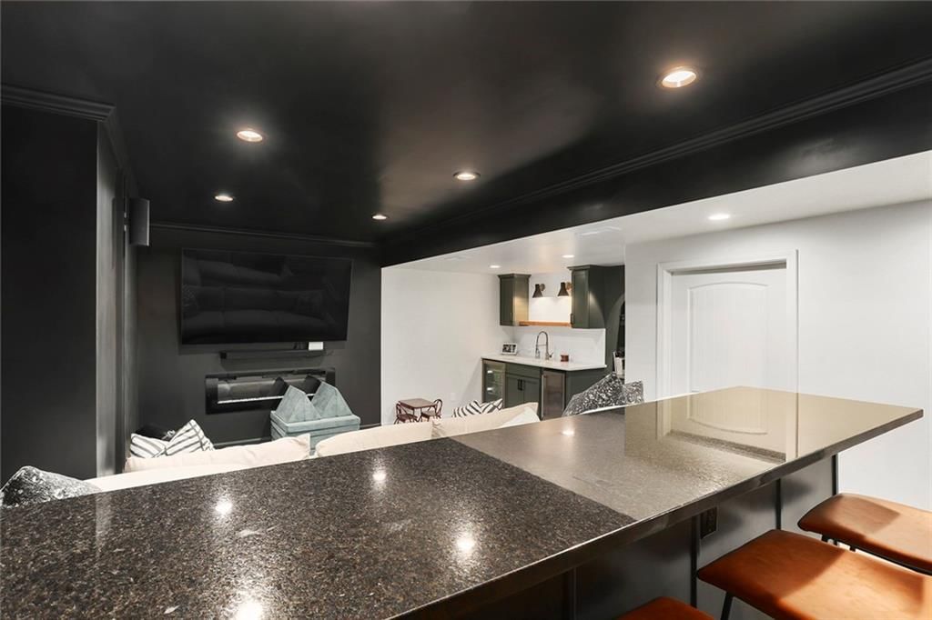 601 SW Meadowood Drive — photo 41