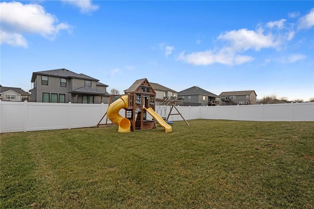 601 SW Meadowood Drive — photo 47