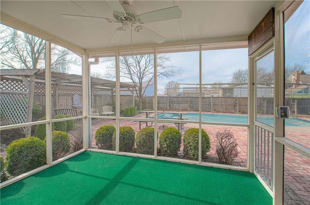 921 S Denman Avenue — photo 33