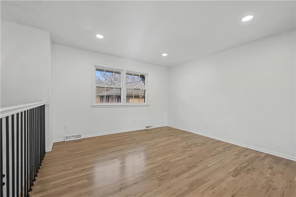 5719 Farley Street — photo 6