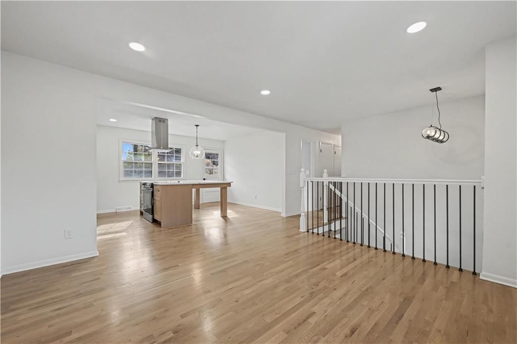 5719 Farley Street — photo 8