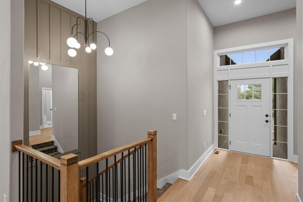 720 NE Lone Hill Drive — photo 3