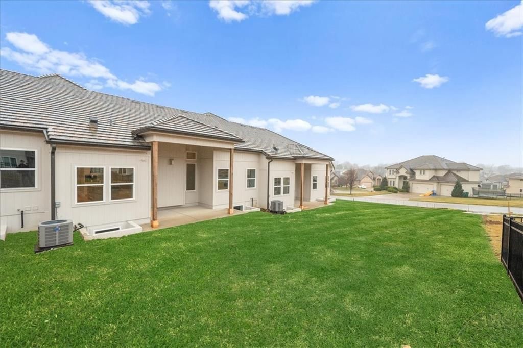 720 NE Lone Hill Drive — photo 35