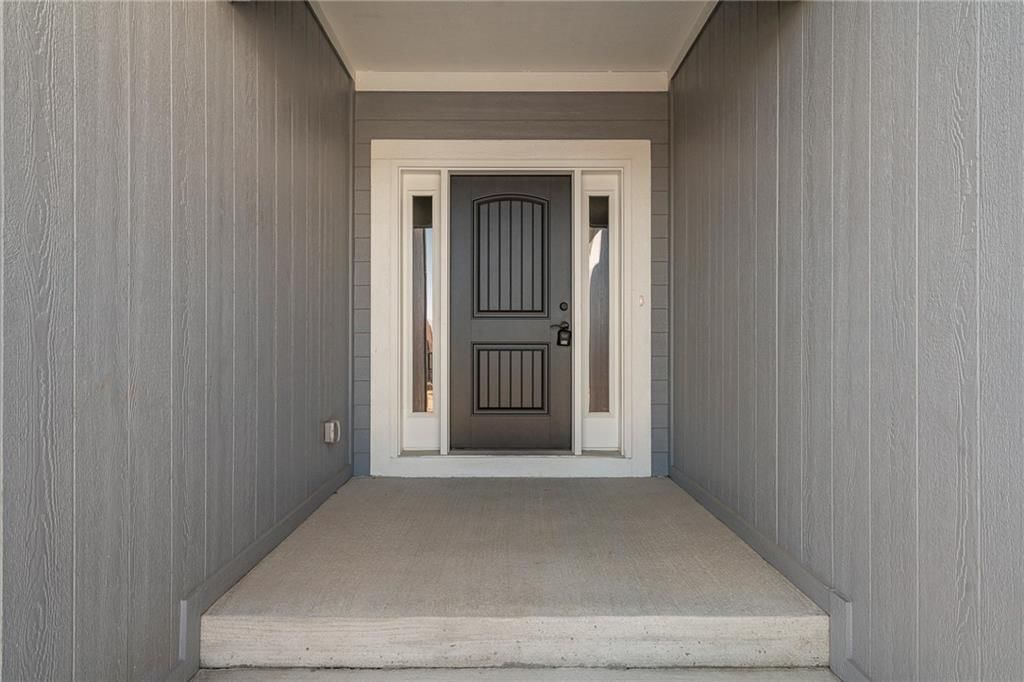 10216 N Winchester Avenue — photo 5