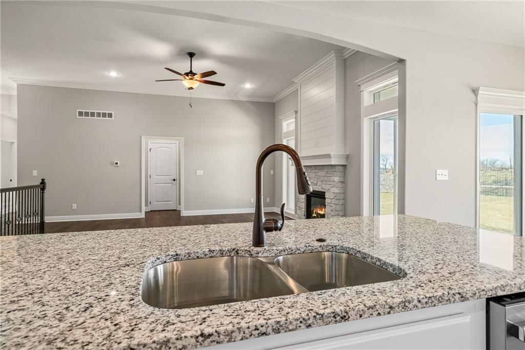 10216 N Winchester Avenue — photo 15