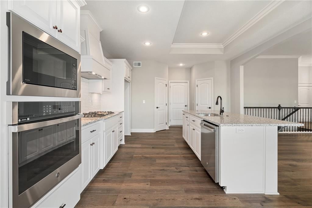 10216 N Winchester Avenue — photo 17