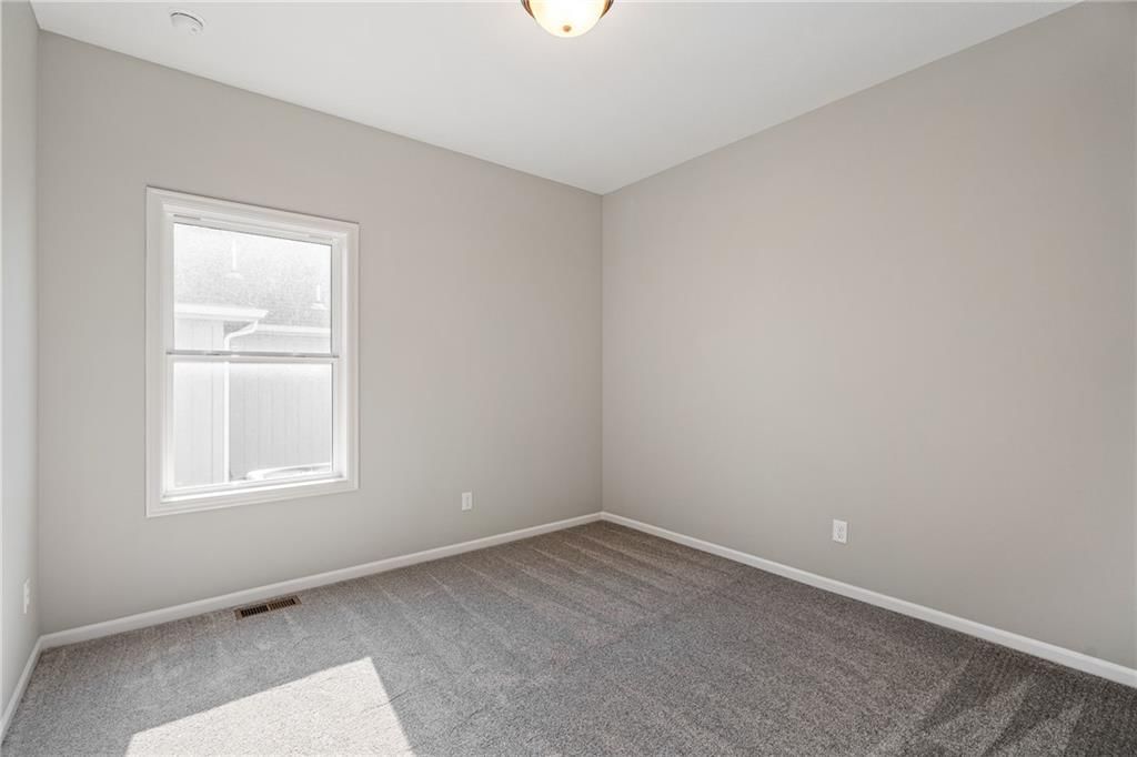 10216 N Winchester Avenue — photo 32