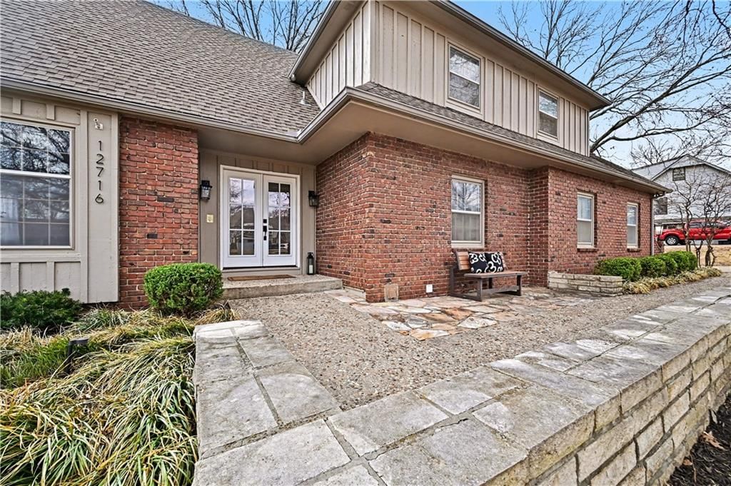 12716 Oakmont Drive — photo 2