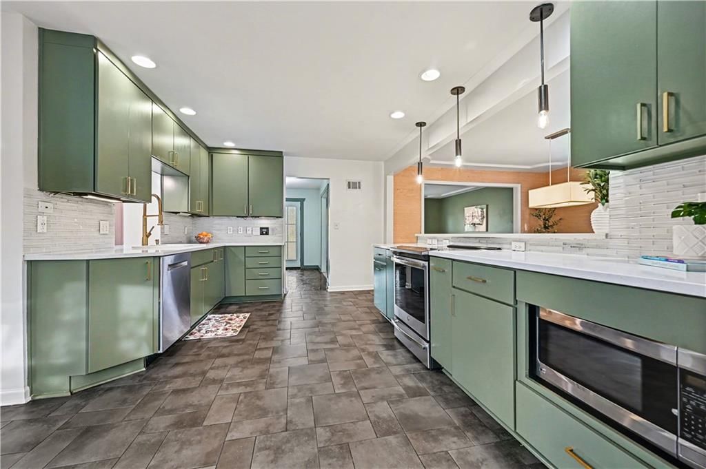 12716 Oakmont Drive — photo 13