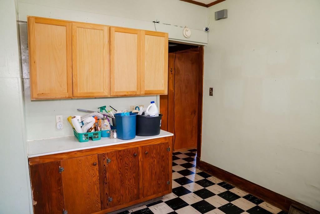 2720 Clark Avenue — photo 6