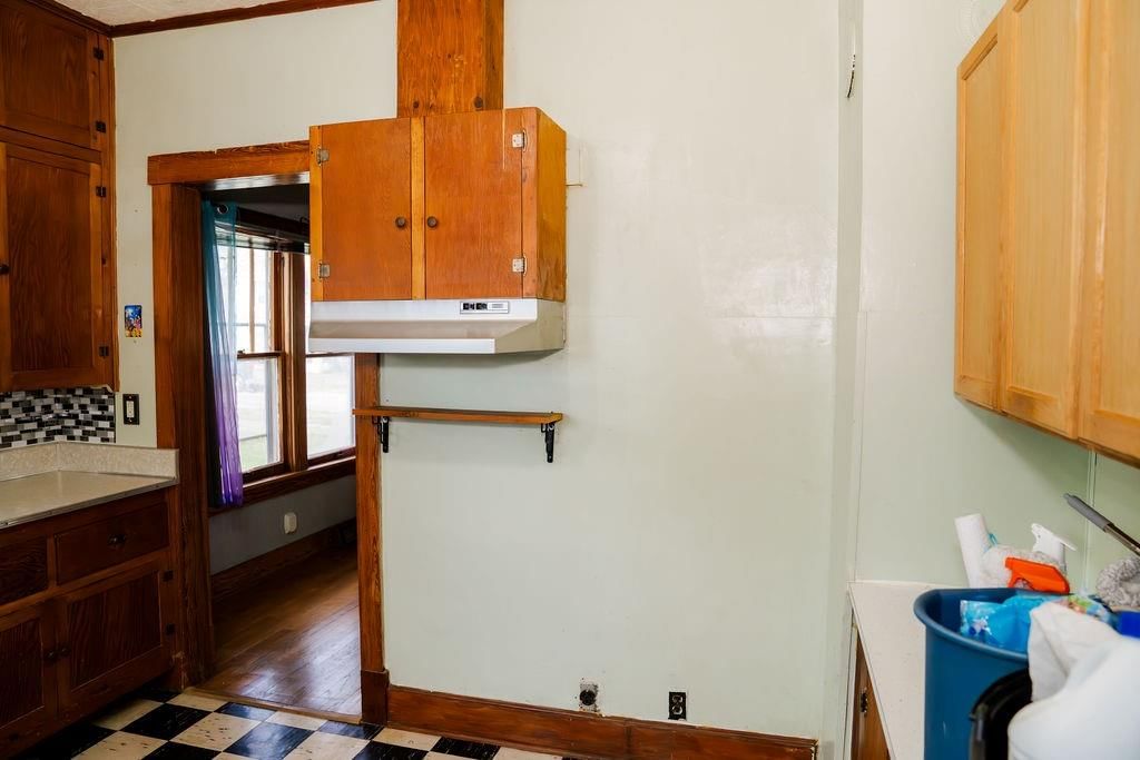 2720 Clark Avenue — photo 8