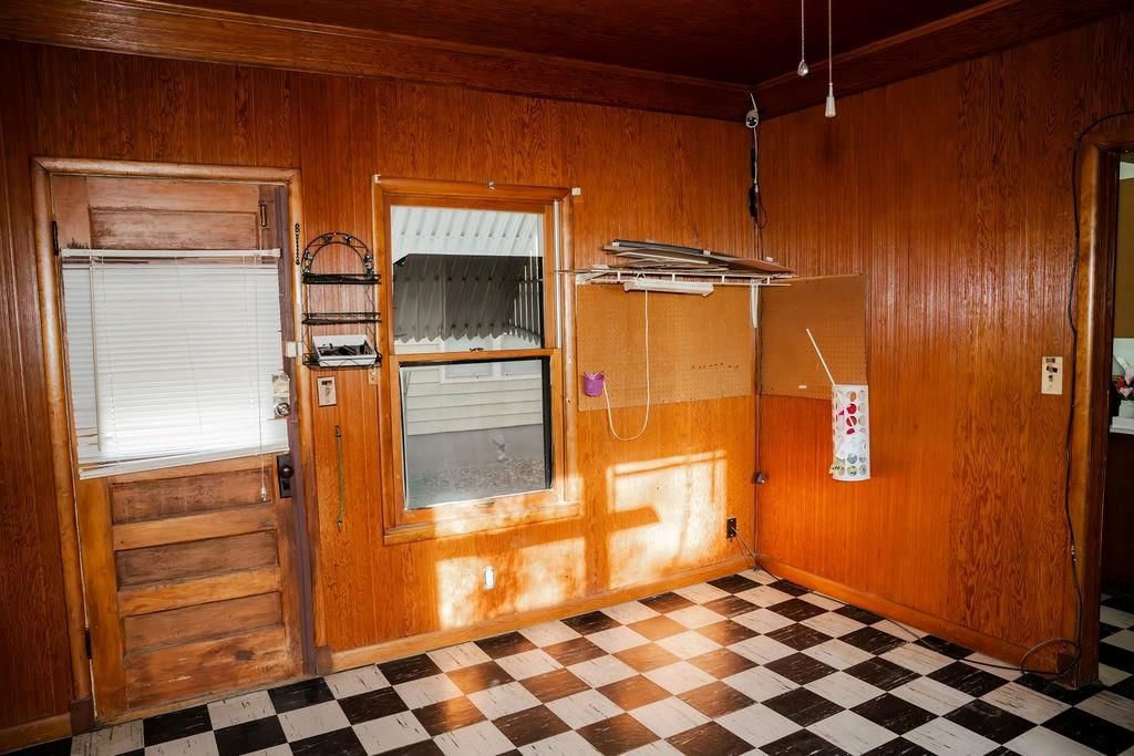 2720 Clark Avenue — photo 10