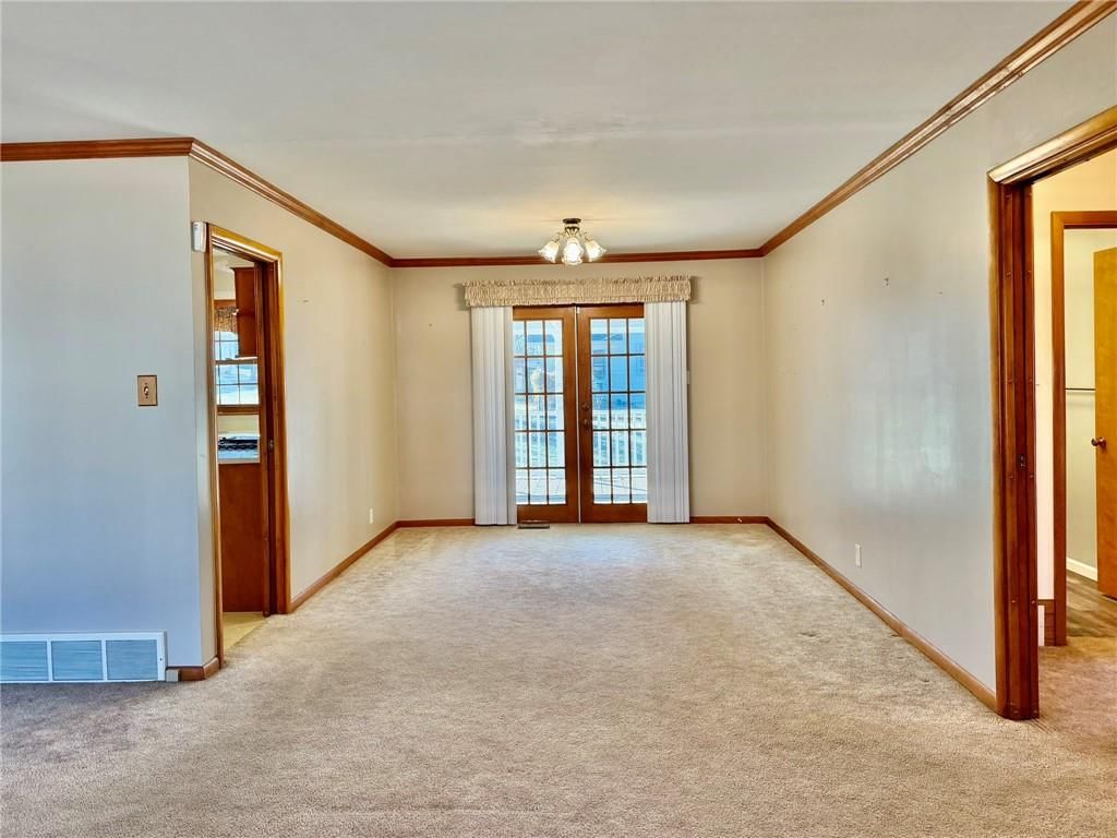 320 W Torrance Street — photo 8