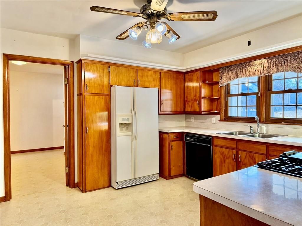320 W Torrance Street — photo 15