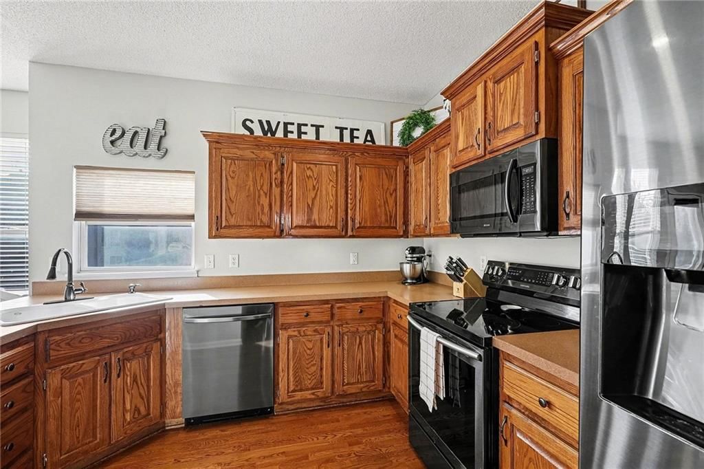 527 E BLUEBIRD Street — photo 9