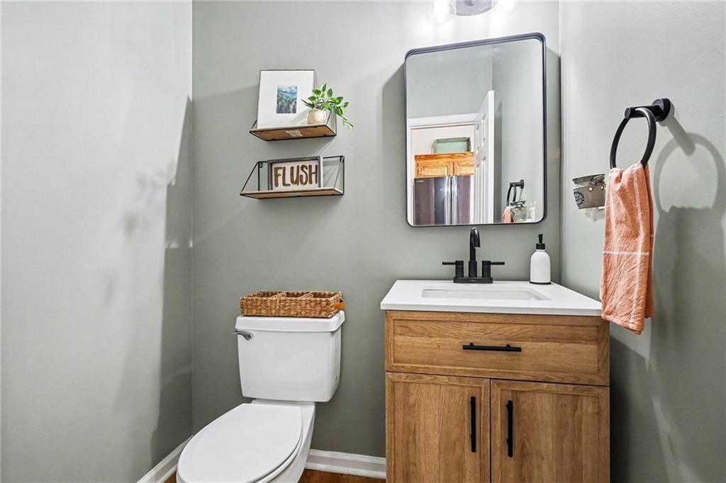 527 E BLUEBIRD Street — photo 12
