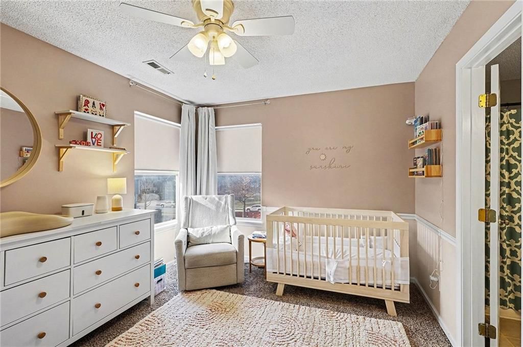527 E BLUEBIRD Street — photo 18