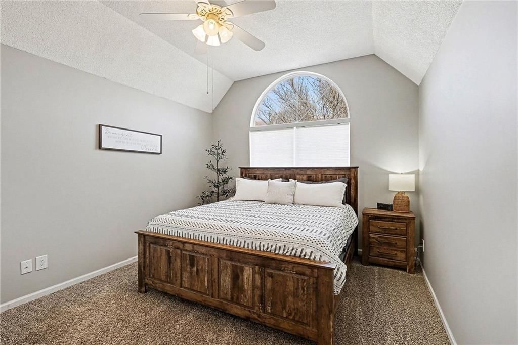 527 E BLUEBIRD Street — photo 20