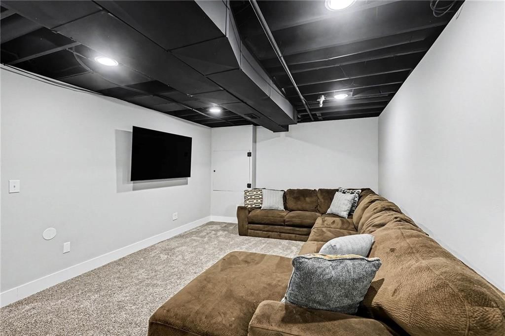 527 E BLUEBIRD Street — photo 24