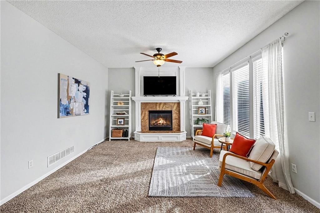 527 E BLUEBIRD Street — photo 36