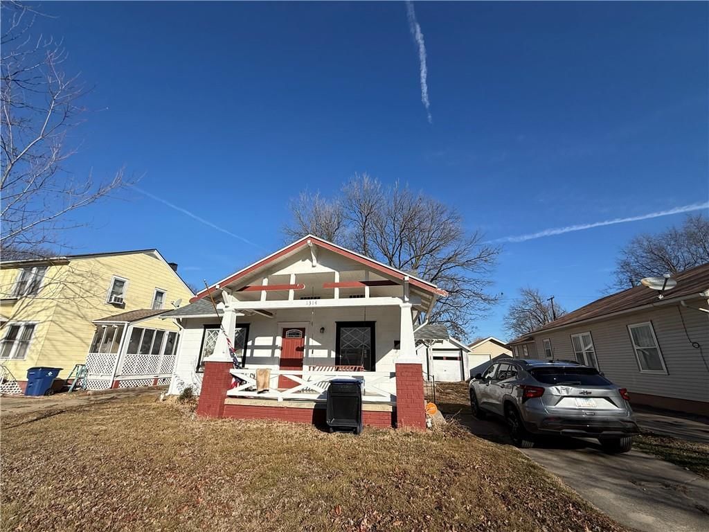 1314 W 5th Street — photo 31
