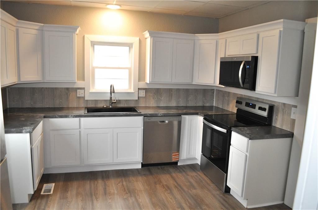 314 W Vermont Street — photo 9