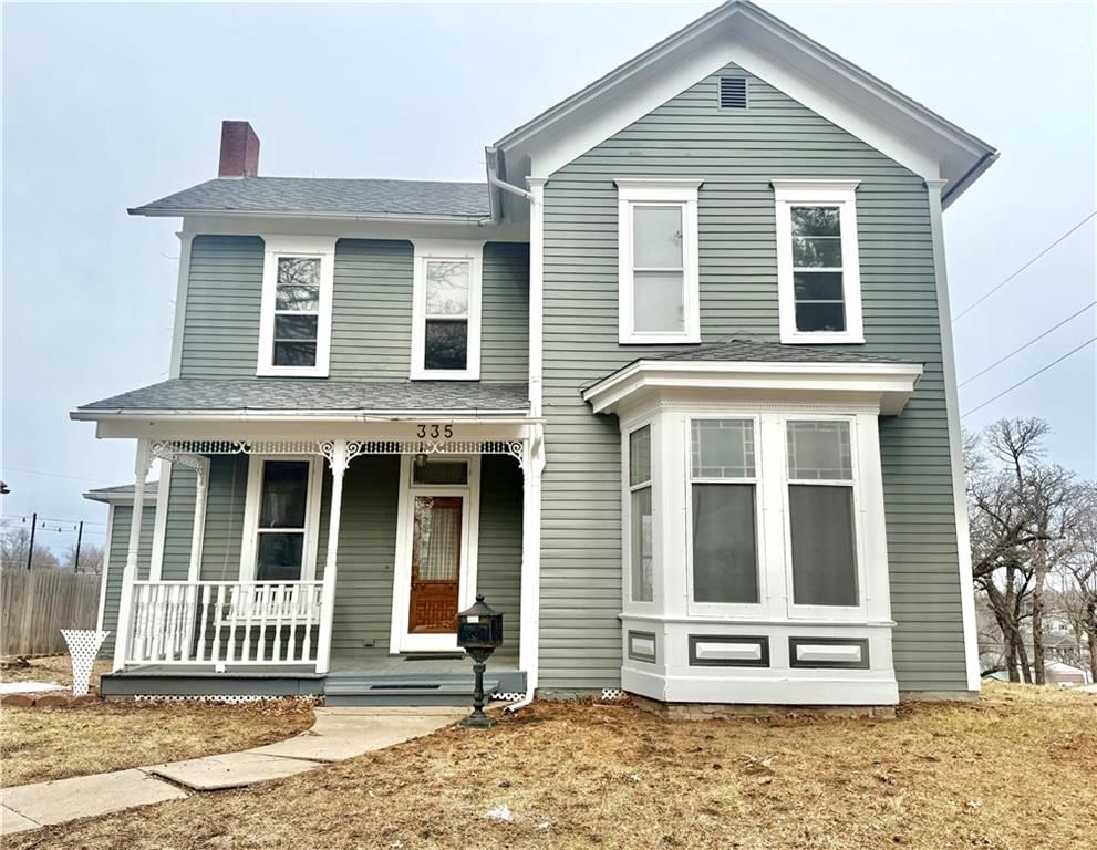 335 E 4TH Street, Maryville, MO