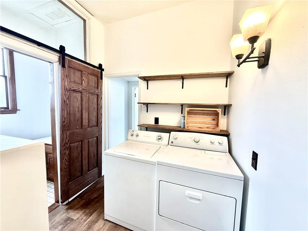 335 E 4TH Street — photo 11
