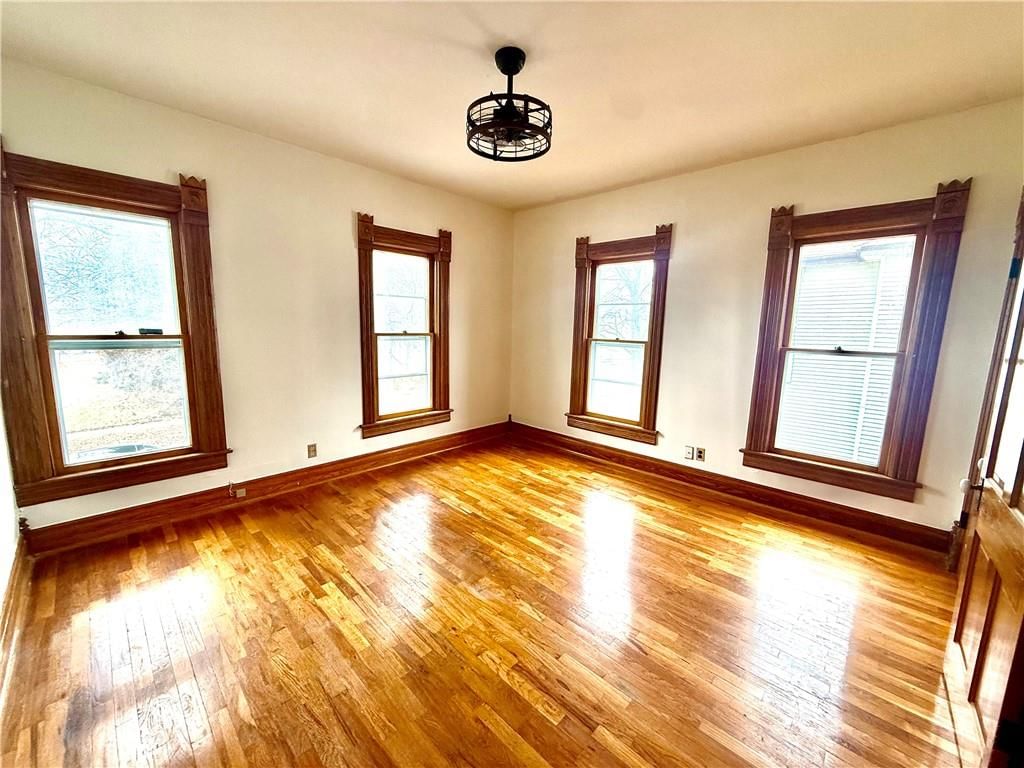 335 E 4TH Street — photo 16