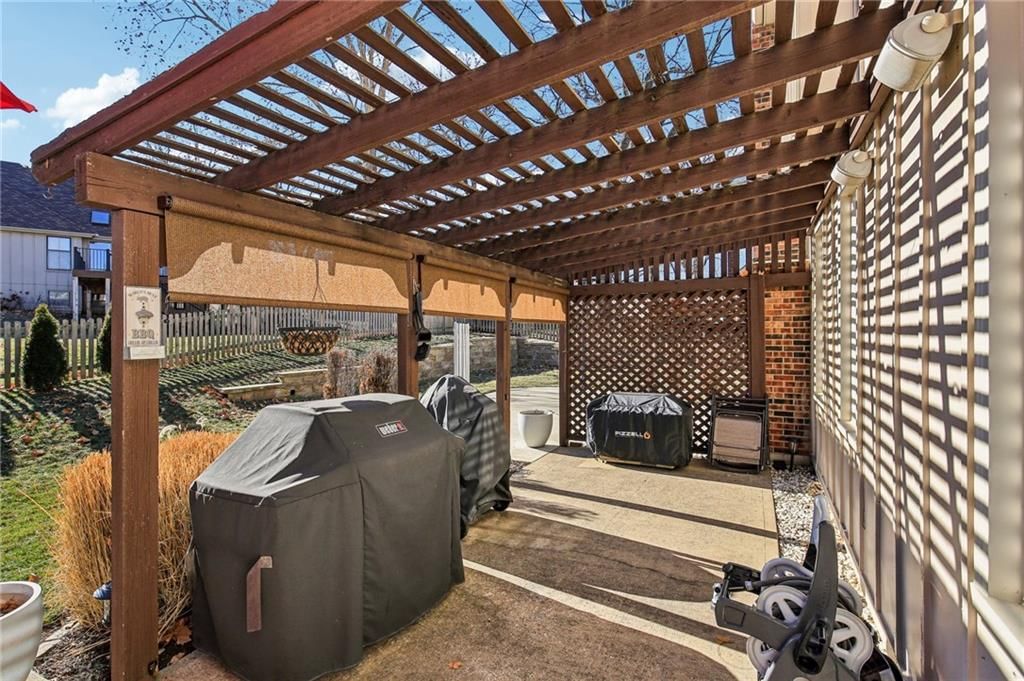 4014 NE Woodridge Drive — photo 37