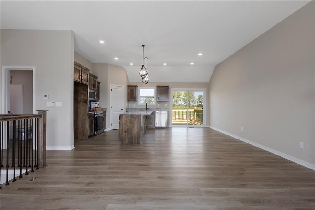 121 SW Nelson Drive — photo 8