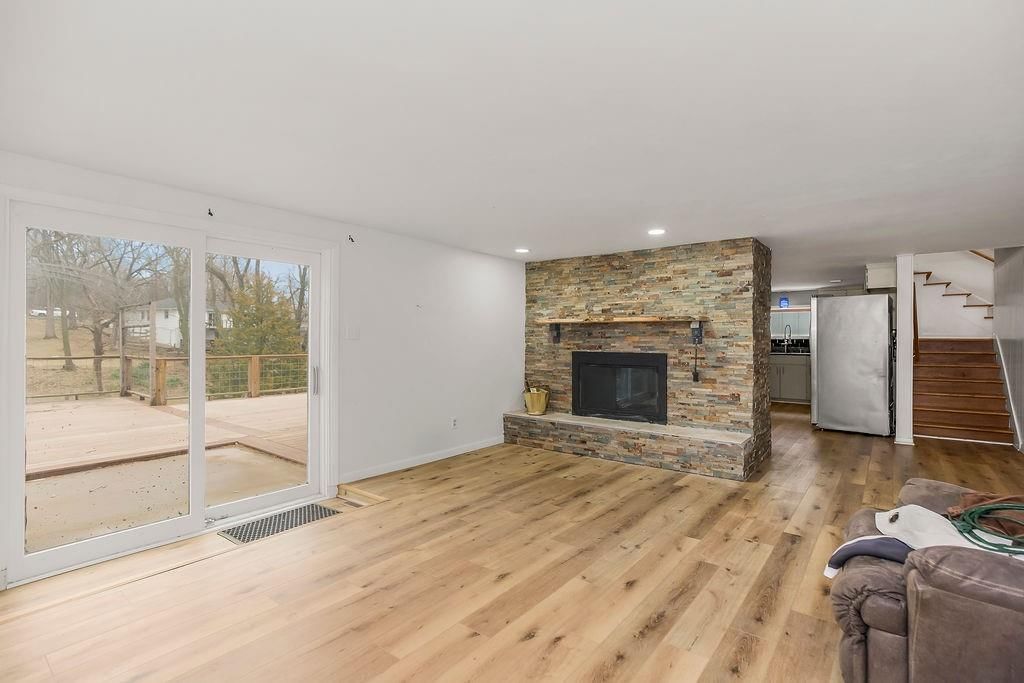 419 NW North Shore Drive — photo 3