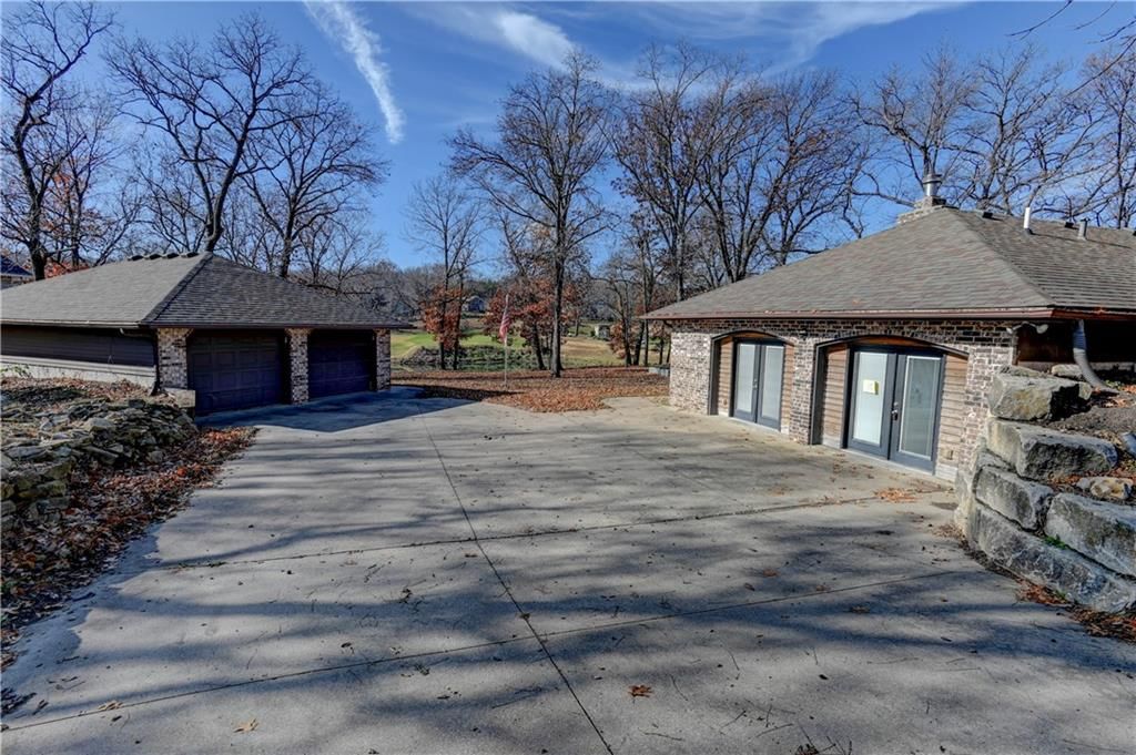 8044 Rock Creek Drive — photo 2