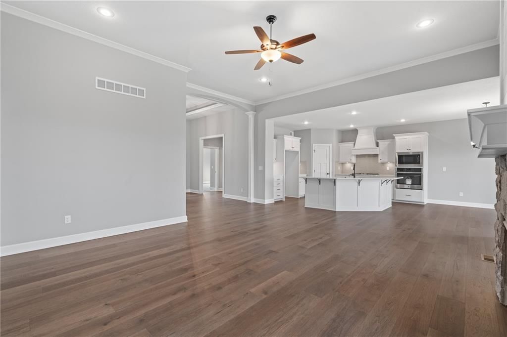 10205 N Winchester Avenue — photo 9
