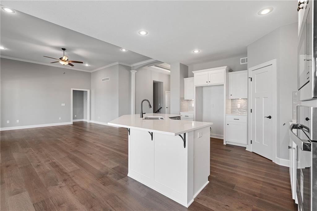 10205 N Winchester Avenue — photo 14