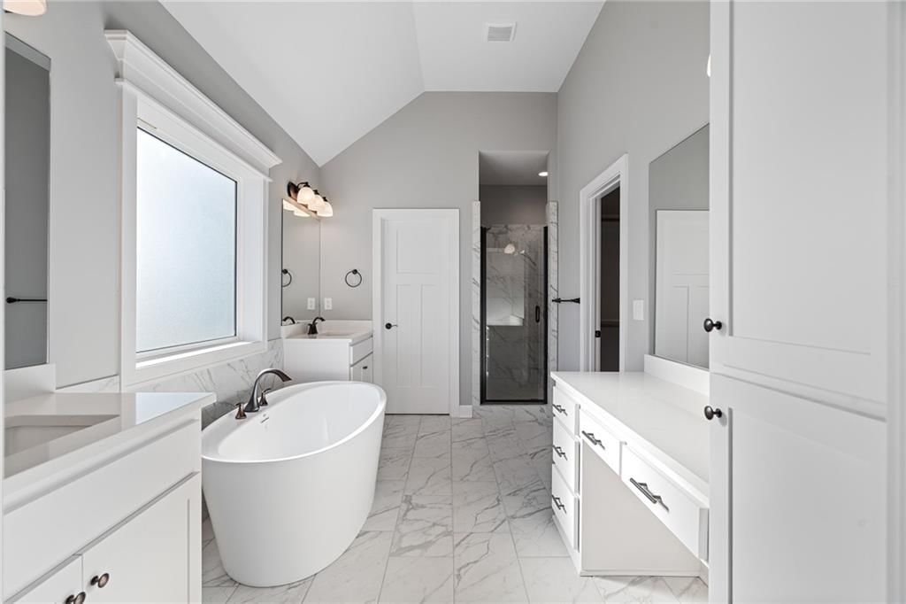 10205 N Winchester Avenue — photo 24