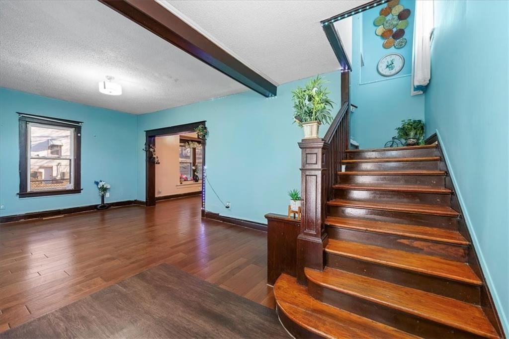 1701 W Walnut Street — photo 4