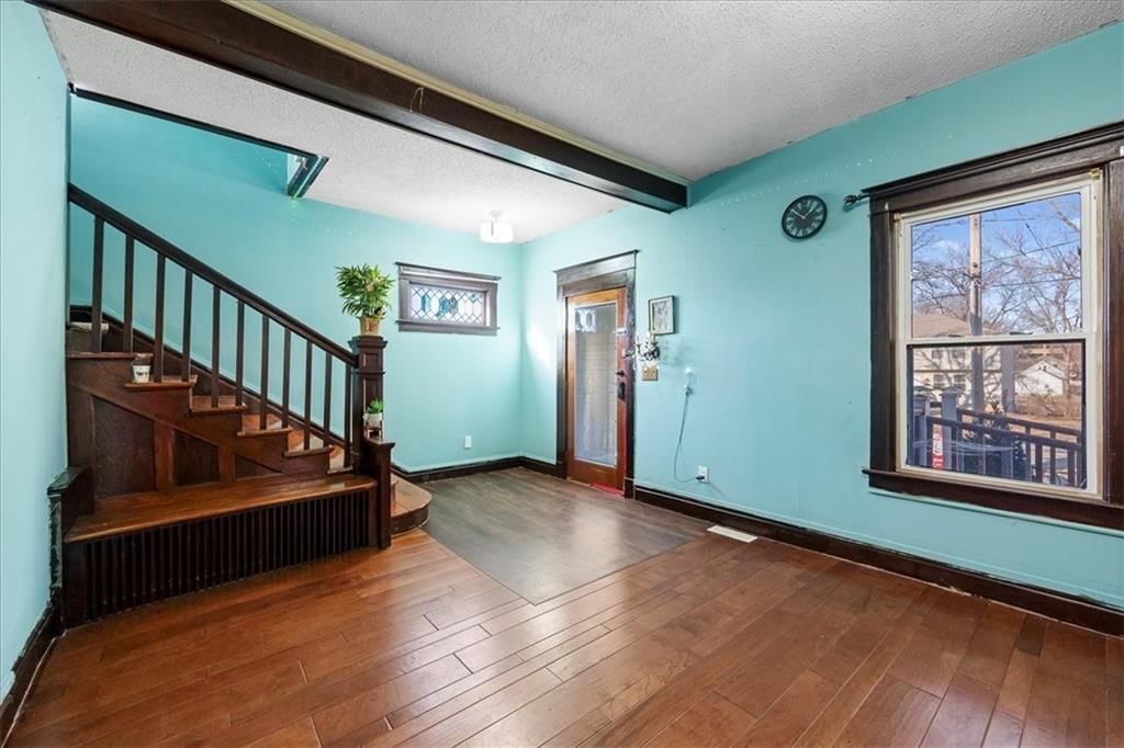 1701 W Walnut Street — photo 5
