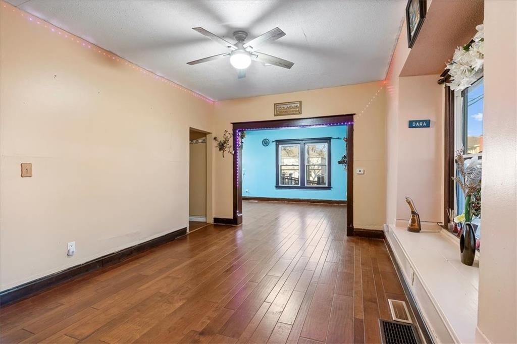1701 W Walnut Street — photo 8