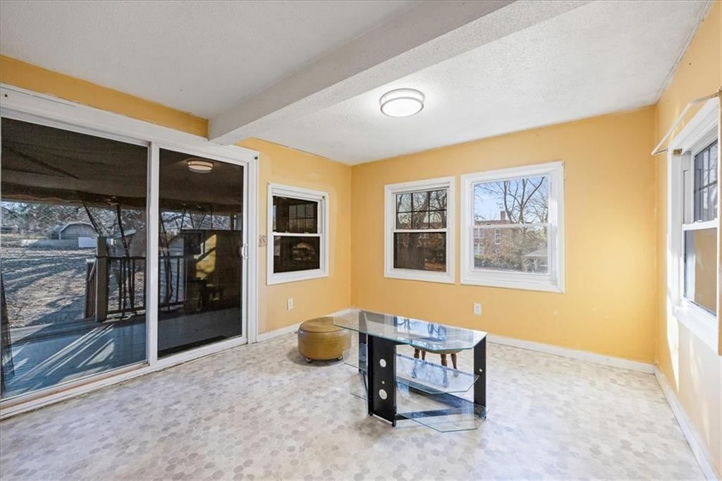 1701 W Walnut Street — photo 11