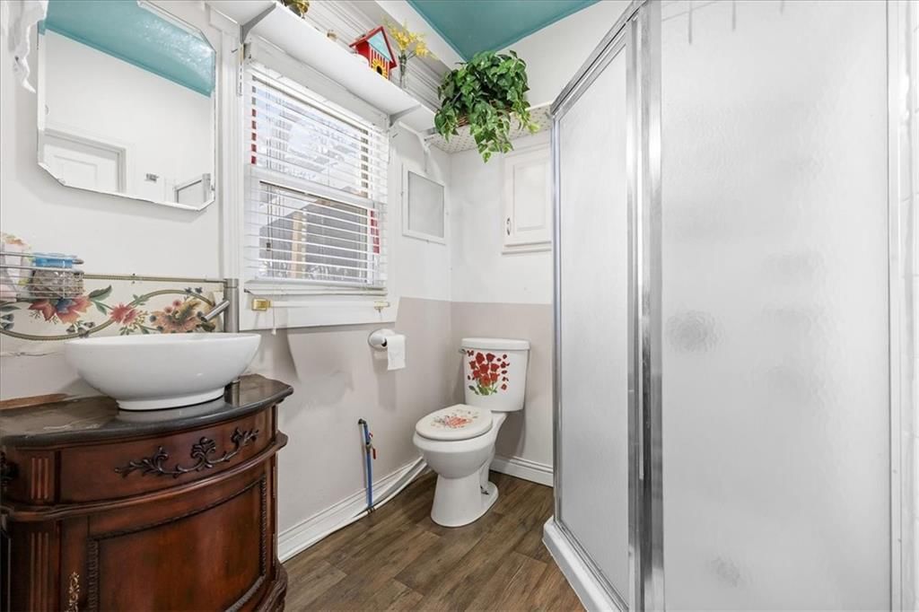 1701 W Walnut Street — photo 12
