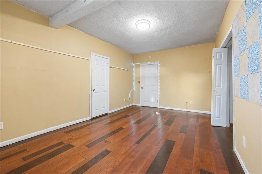 1701 W Walnut Street — photo 18